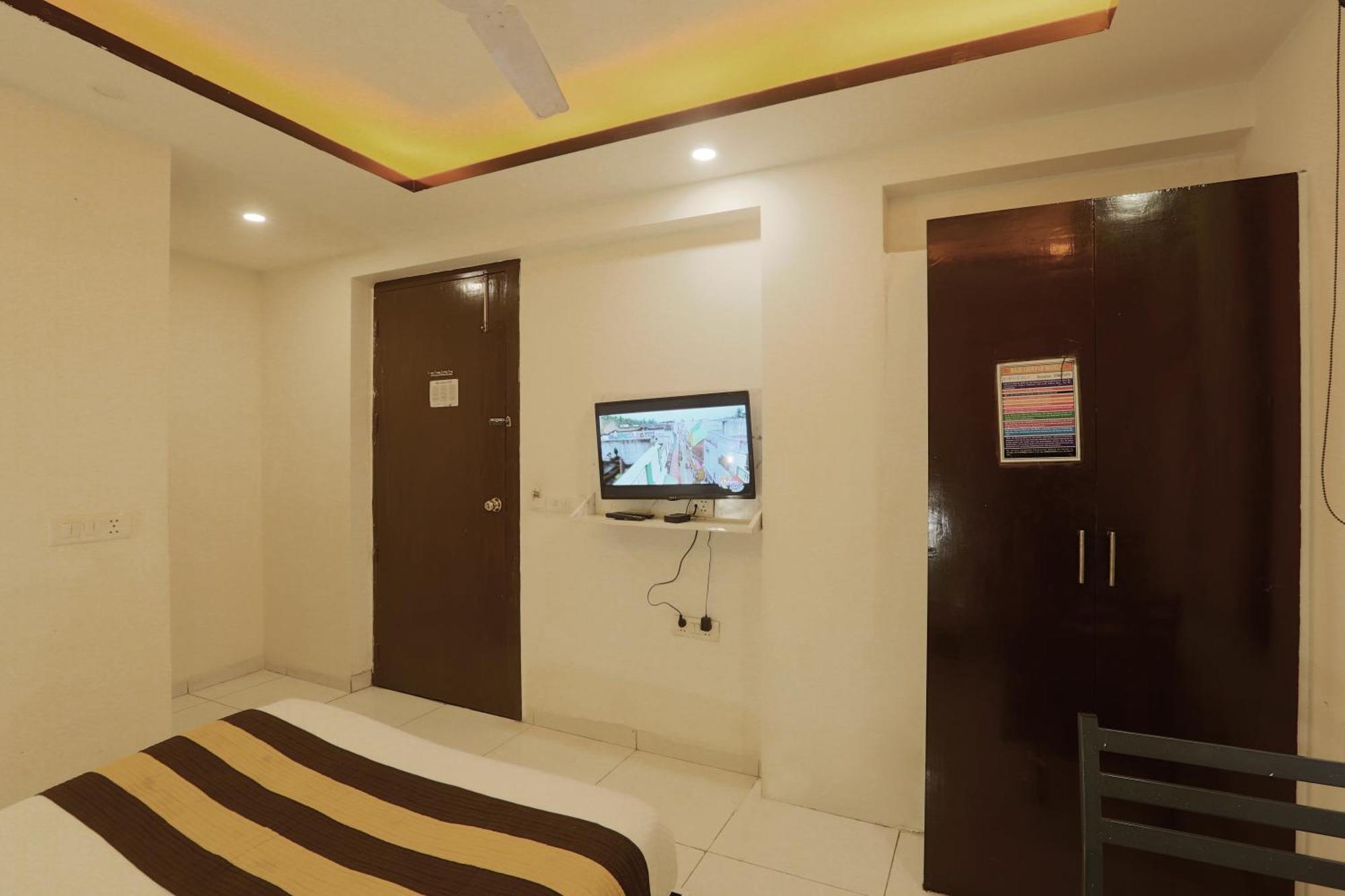 Hotel Triton Grand At Delhi Airport New Delhi Exterior foto