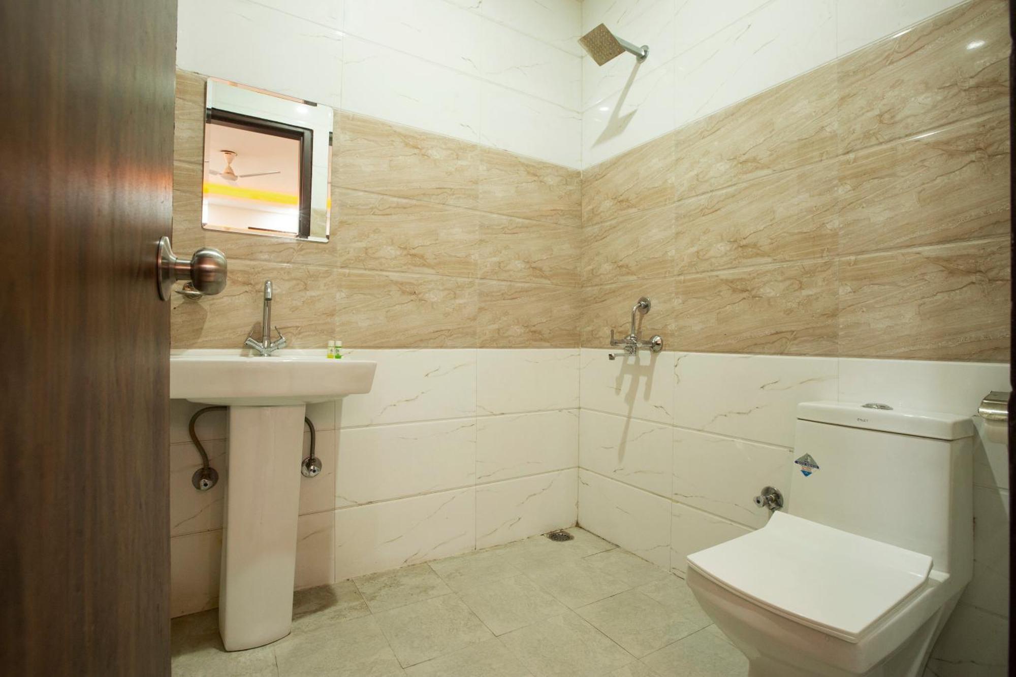 Hotel Triton Grand At Delhi Airport New Delhi Exterior foto