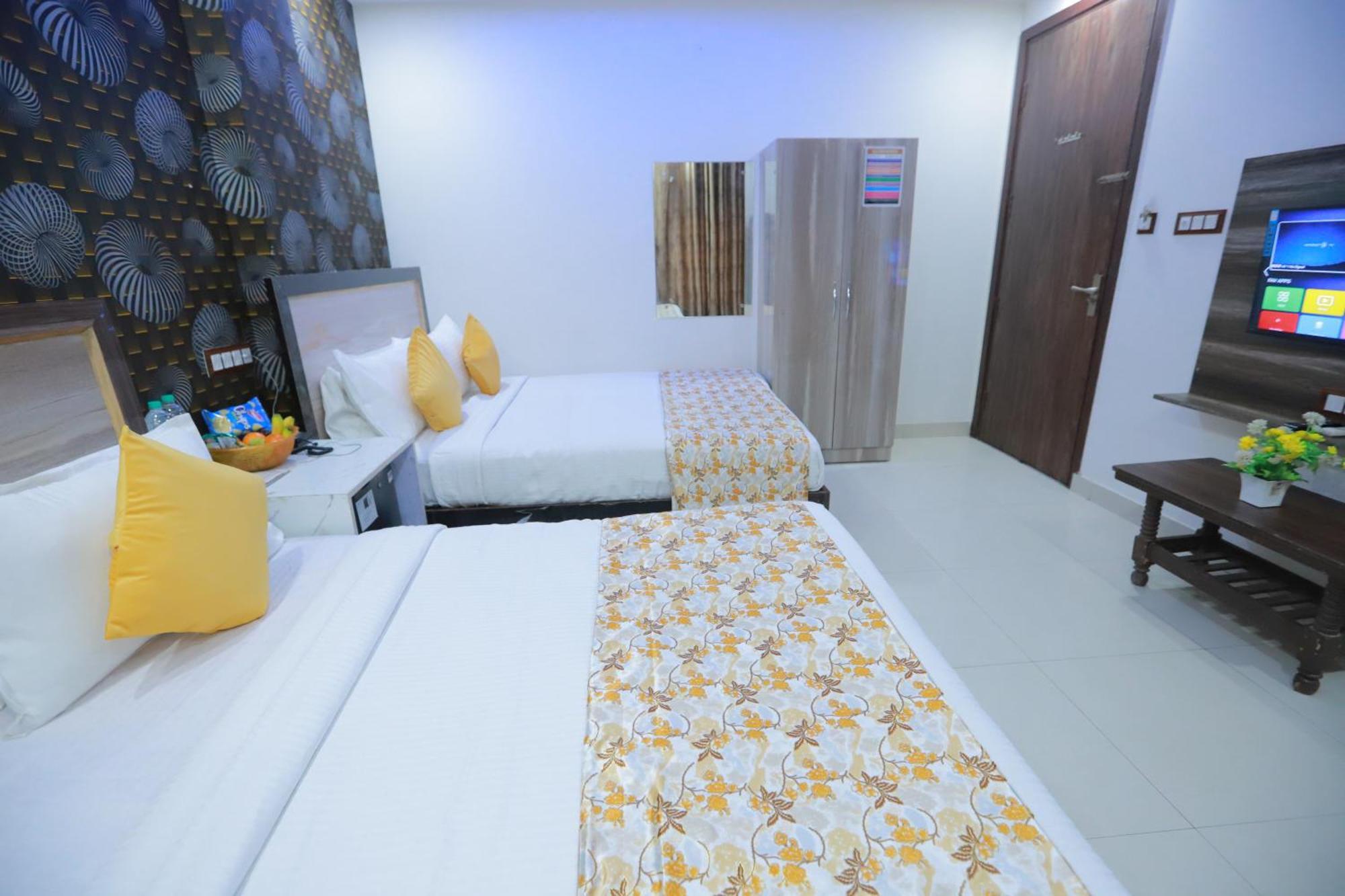Hotel Triton Grand At Delhi Airport New Delhi Exterior foto